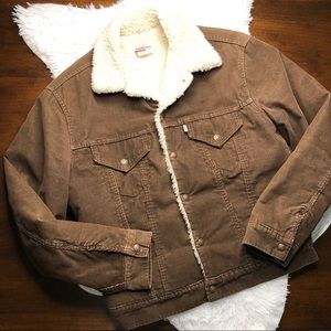 Vintage Sherpa Levi’s jacket
